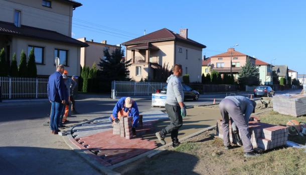 Nad Seraczem powstaje trakt pieszo-rowerowy (9)