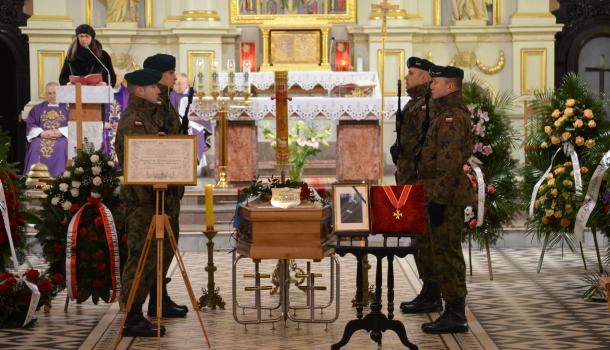 Uroczystości pogrzebowe prof. Ryszarda Juszkiewicza - 01