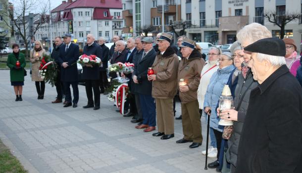 Rocznica katastrofy smoleńskiej - uroczystości w Mławie - 06