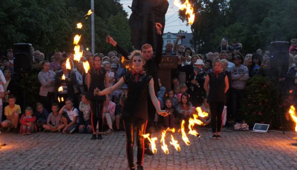 Dni Mławy - piątek w miejskim parku - 084