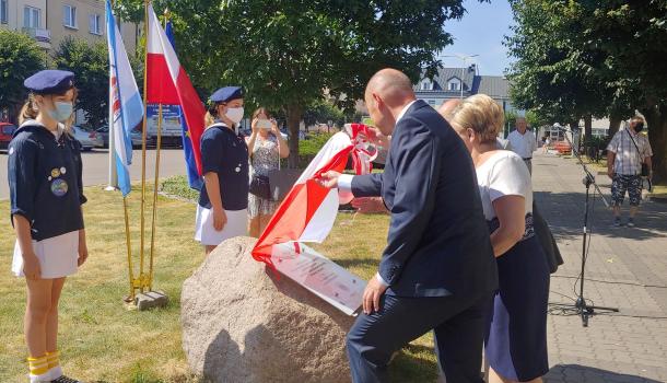 Odsłoniecie pamiątkowej tablicy - setna rocznica Bitwy Warszawskiej22.jpg 738