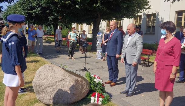 Odsłoniecie pamiątkowej tablicy - setna rocznica Bitwy Warszawskiej3.jpg 695