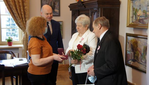 Marzena Lipińska, Sławomir Kowalewski oraz Leokadia i Władysław Jarzębscy