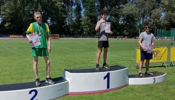 Sukces uczniów z SP4 podczas zawodów lekkoatletycznych w Ciechanowie