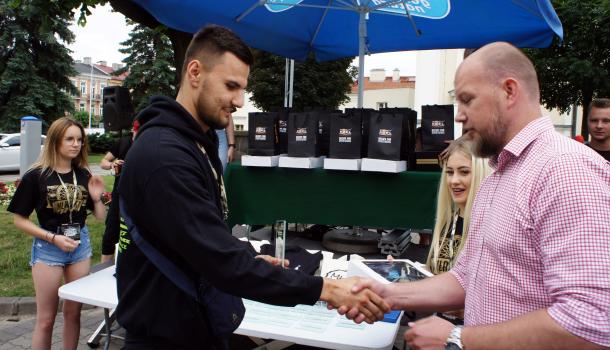 Podsumowanie zlotów samochodów i motocykli