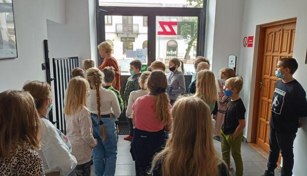 Uczniowie klas IVa i IVb  SP 3 z wizytą  w Muzeum Ziemi Zawkrzeńskiej