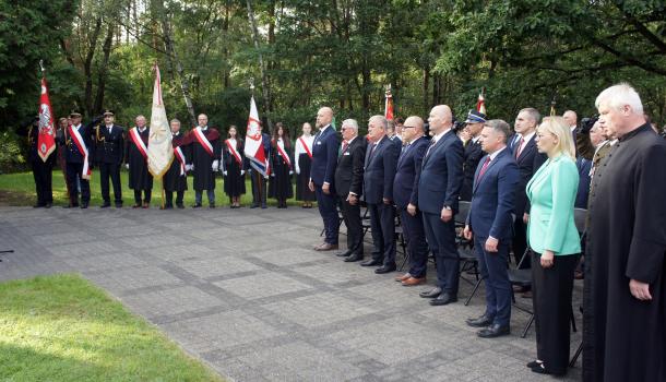 uroczystość w Uniszkach Zawadzkich