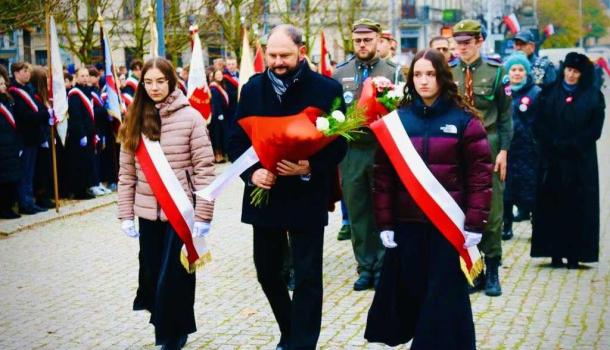 Apel z okazji 106. rocznicy odzyskania przez Polskę niepodległości w SP nr 3