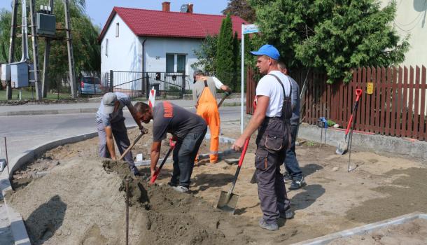 Ulica Batorego już z nowym chodnikiem (6) (Copy)